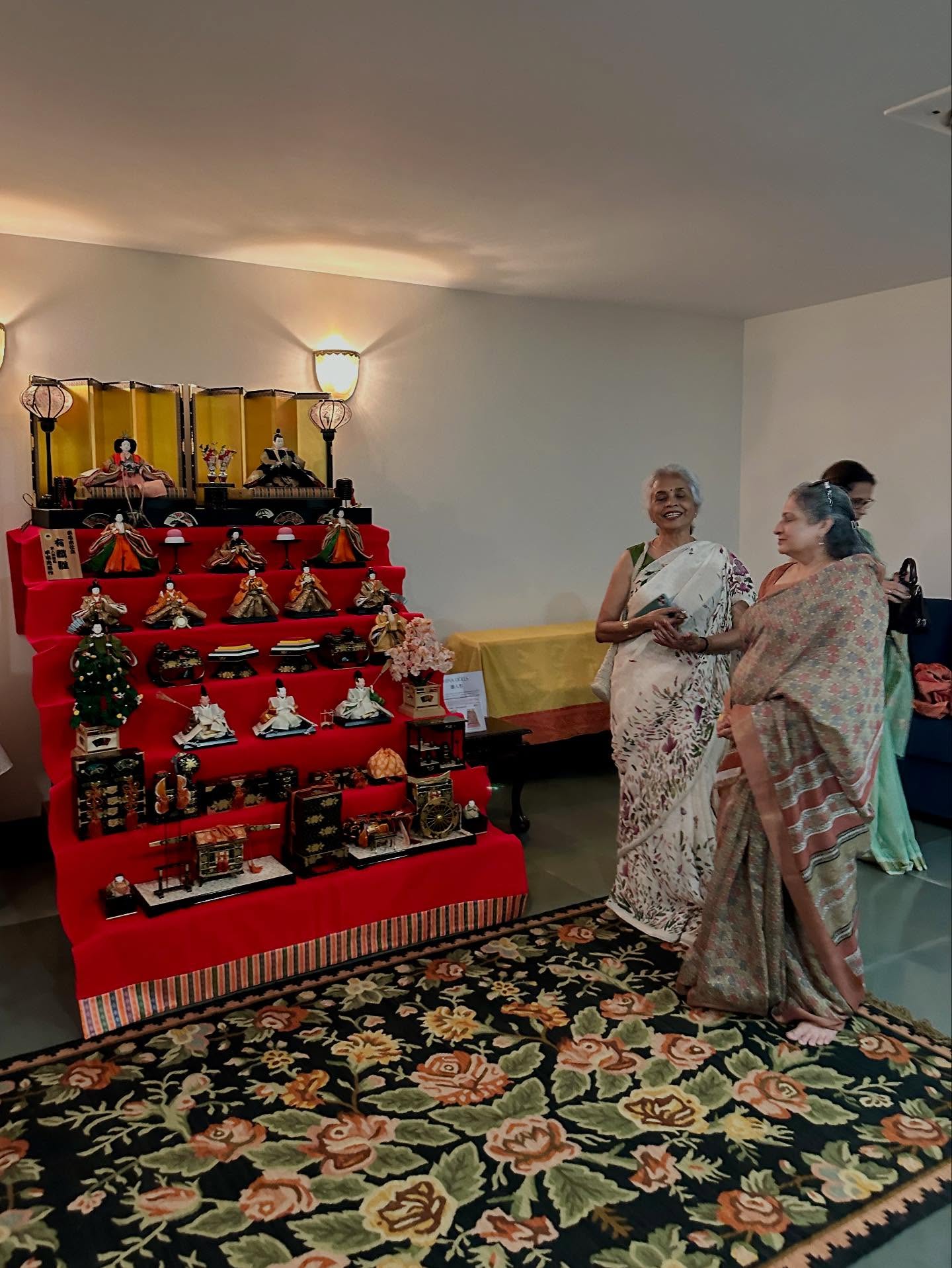 3人の画像のようです