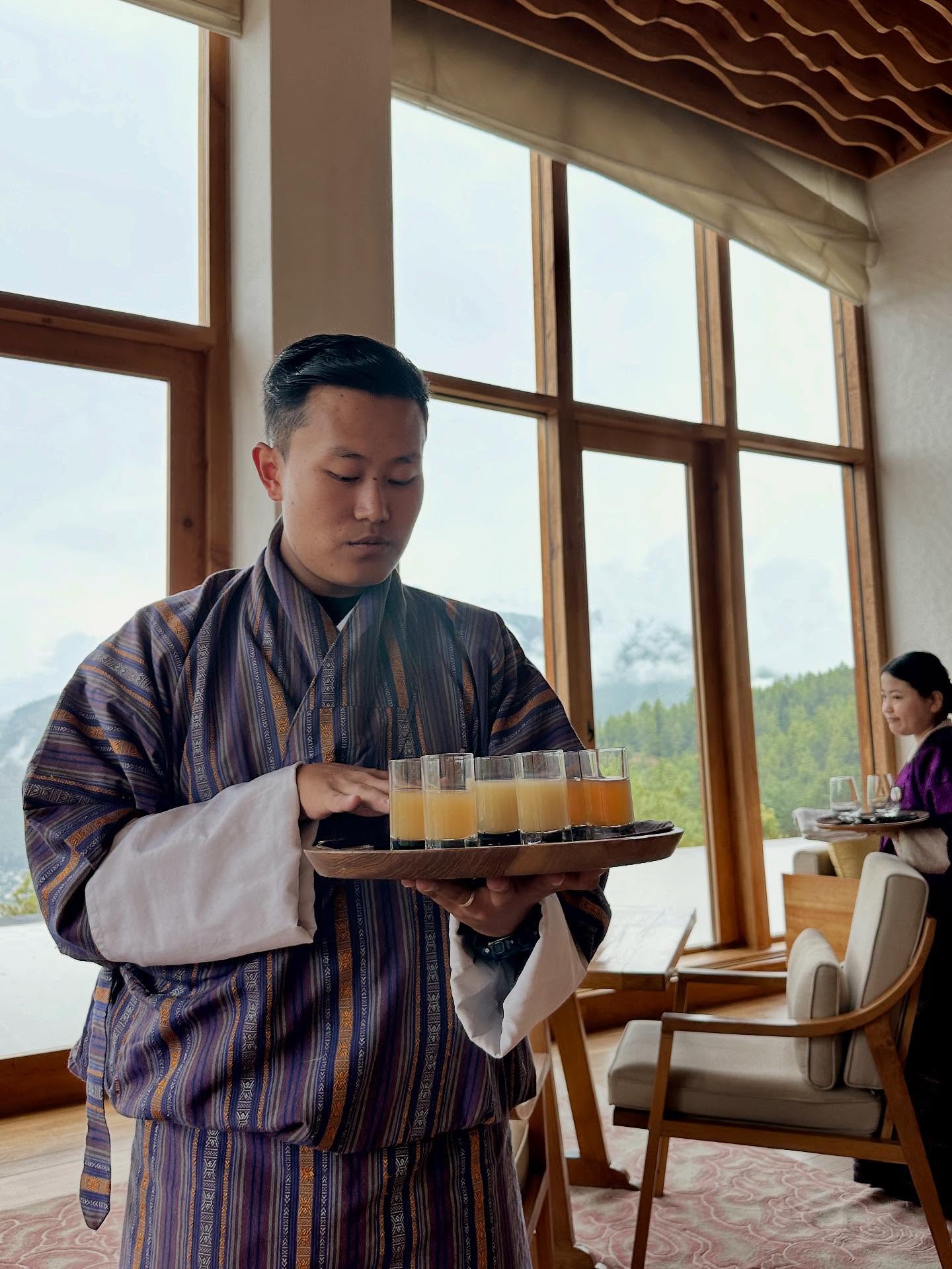 3人の画像のようです