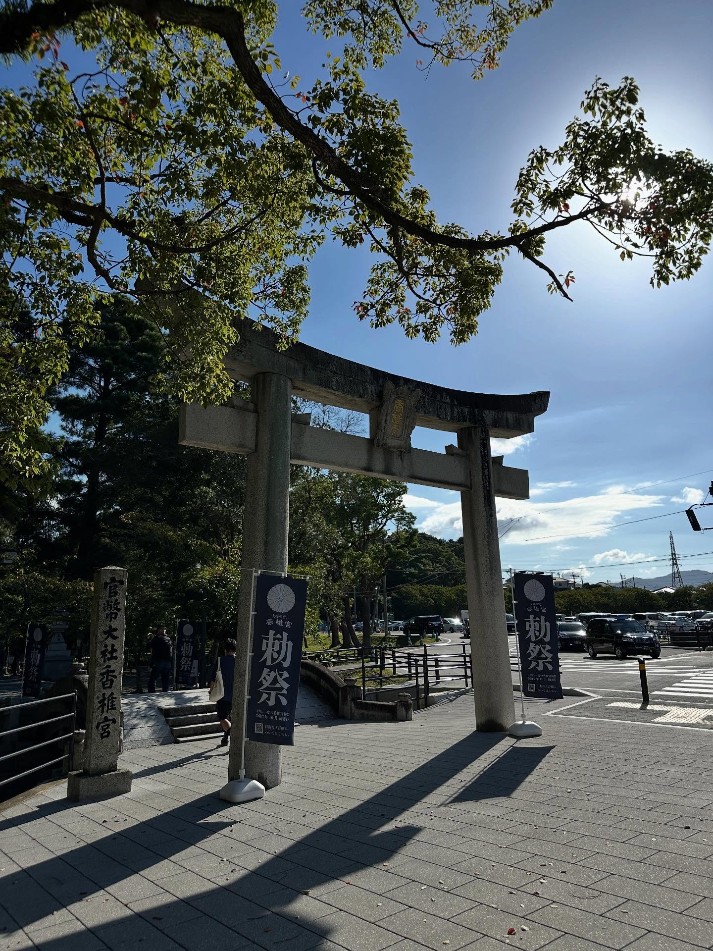 伏見稲荷大社の画像のようです