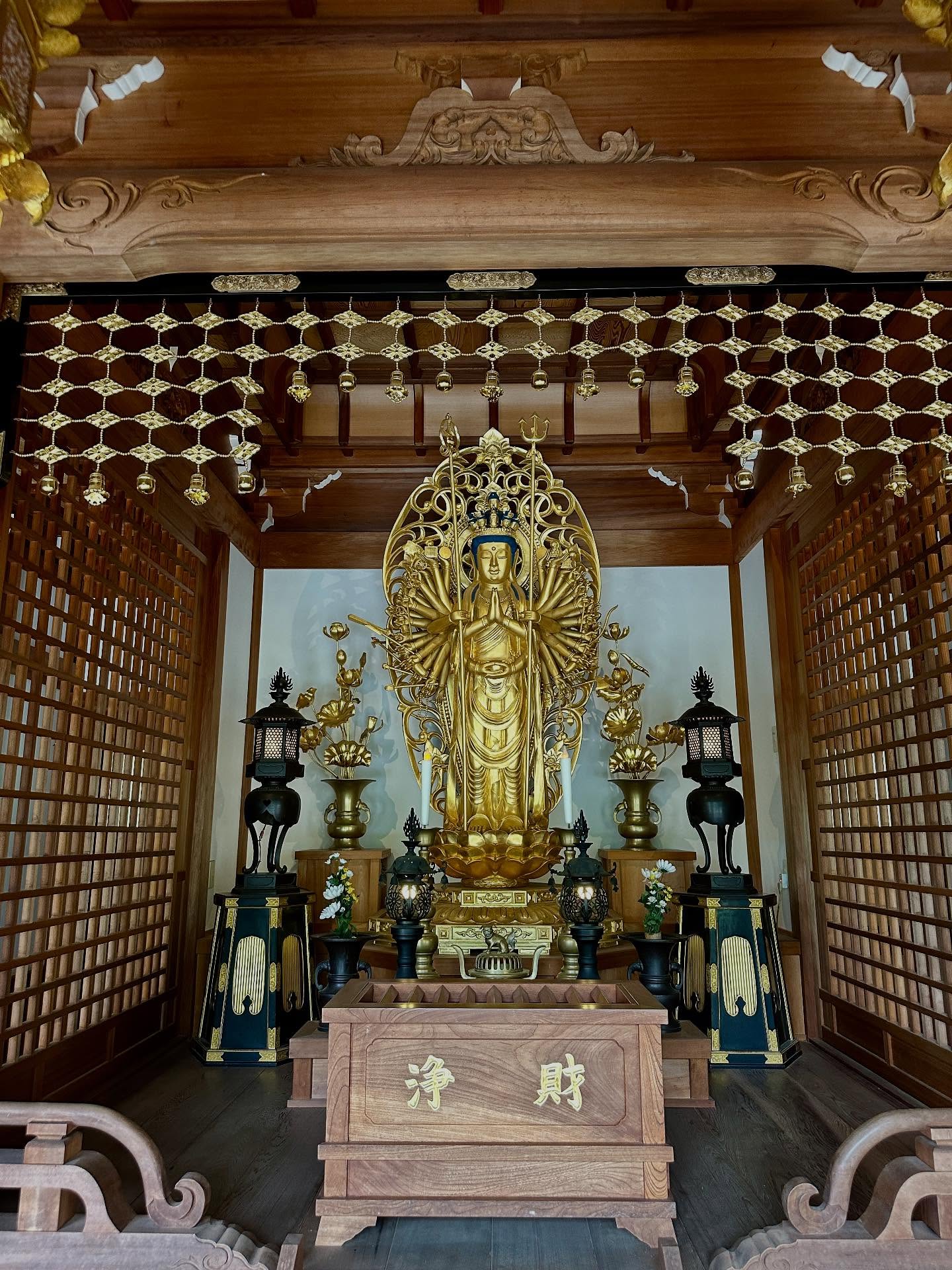 寺院、テキストの画像のようです