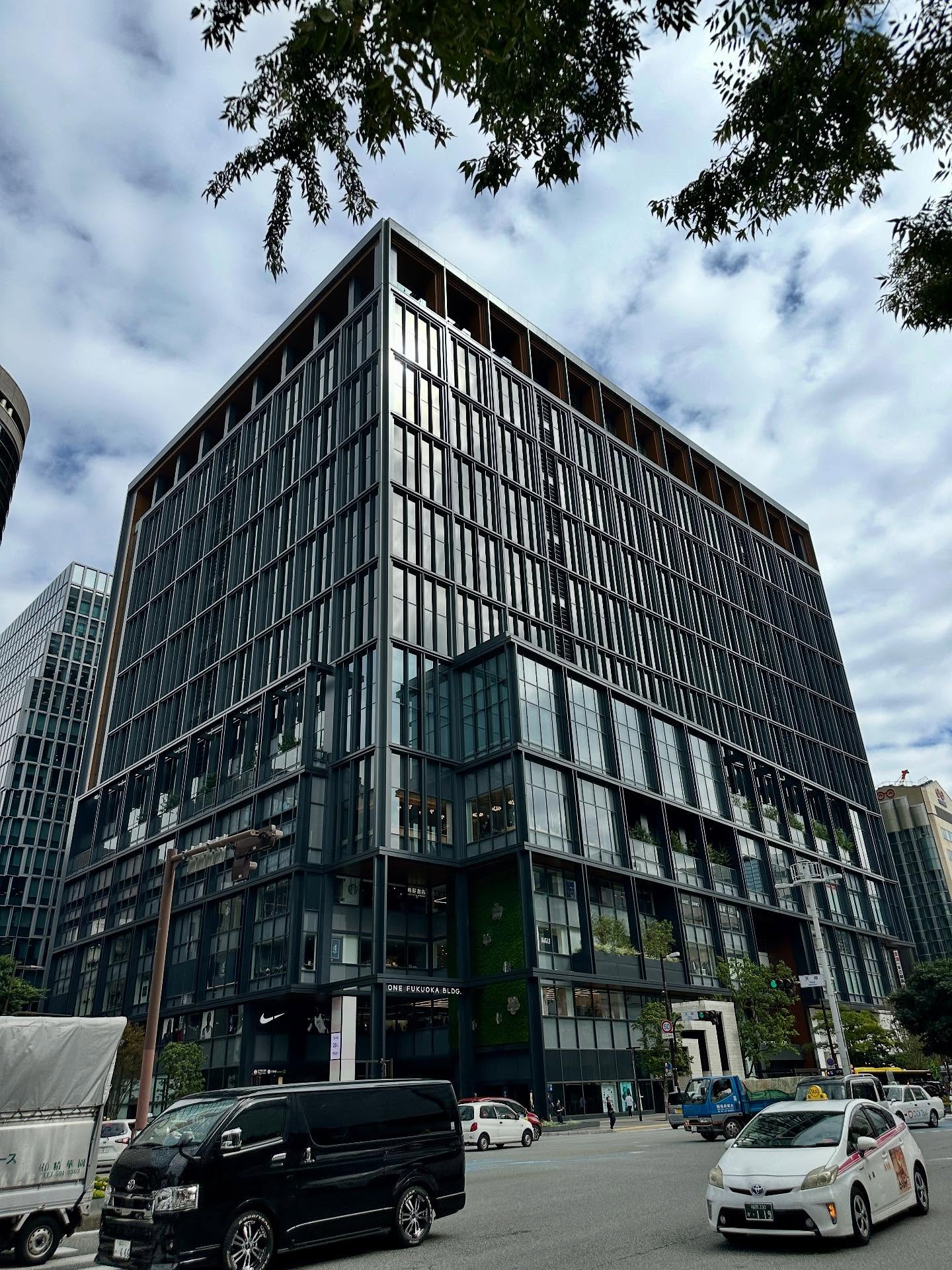 高層ビルの画像のようです