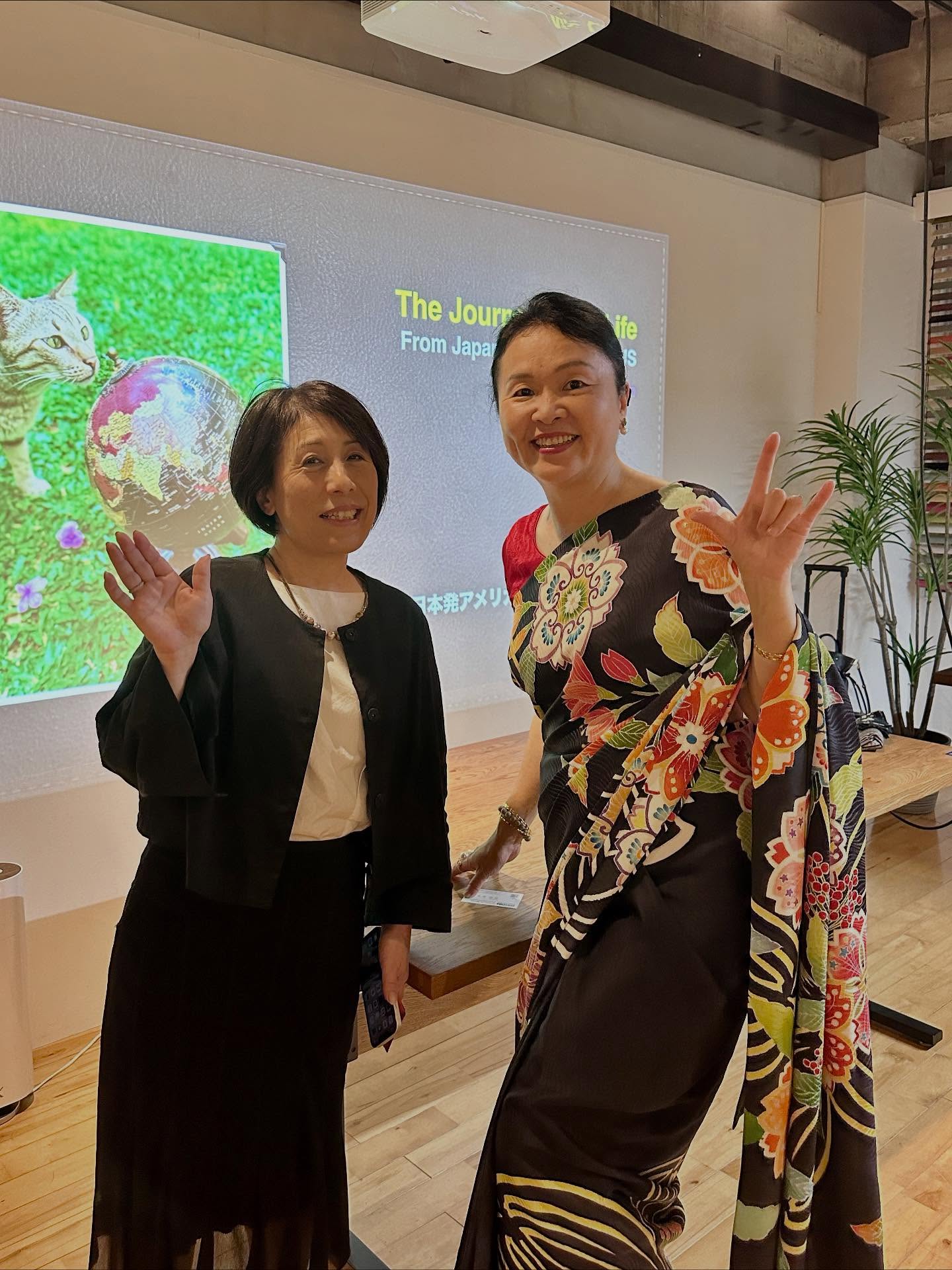 1人以上、、「The TheJoum Jourr From FromJapar Japar ife IS 本発アメリス WJ」というテキストの画像のようです