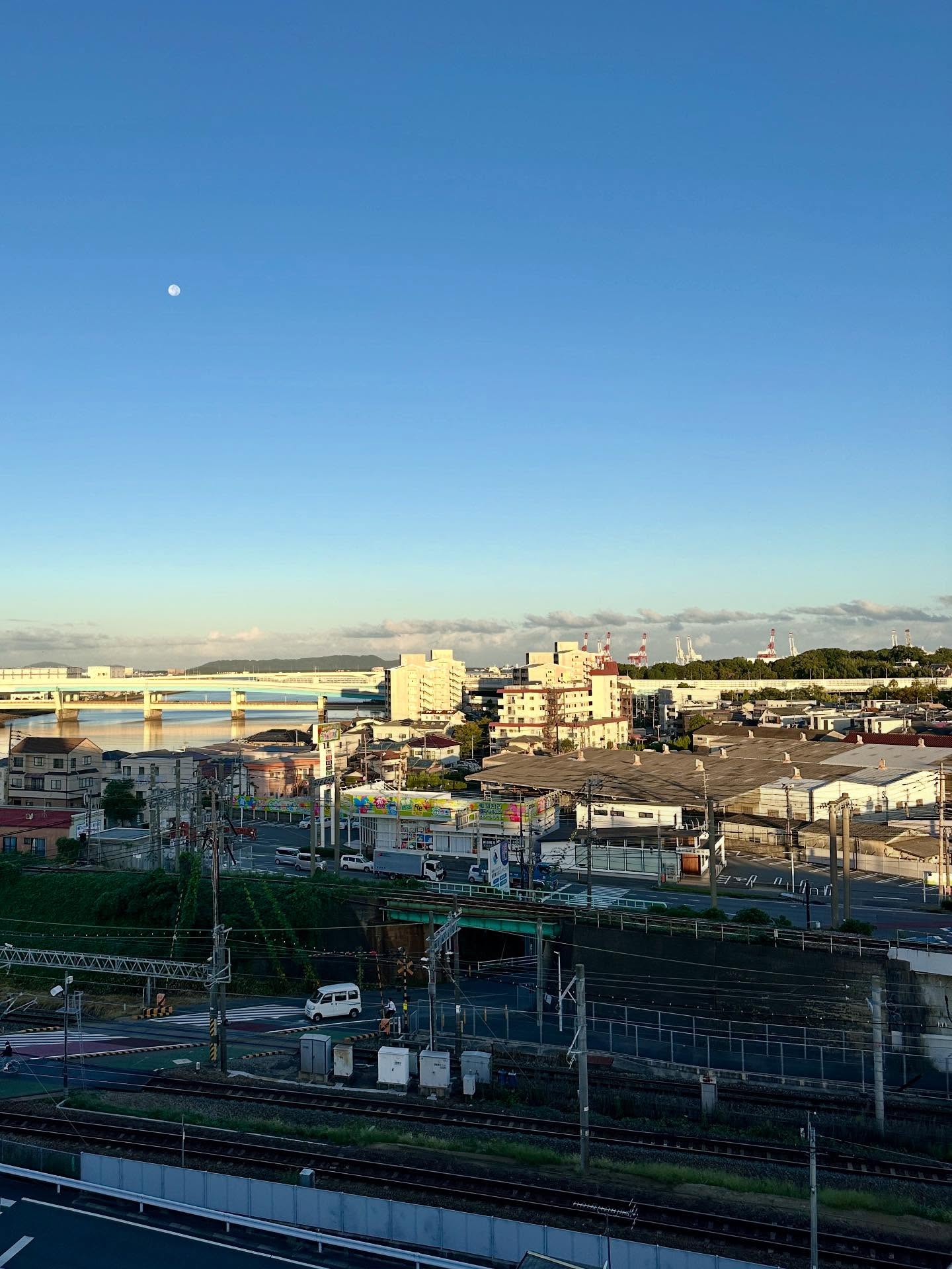 雲、たそがれの画像のようです