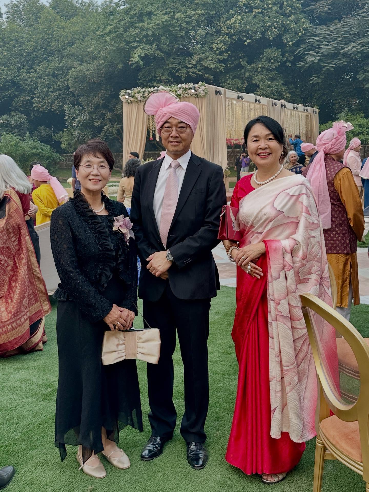 スマイル、結婚式の画像のようです