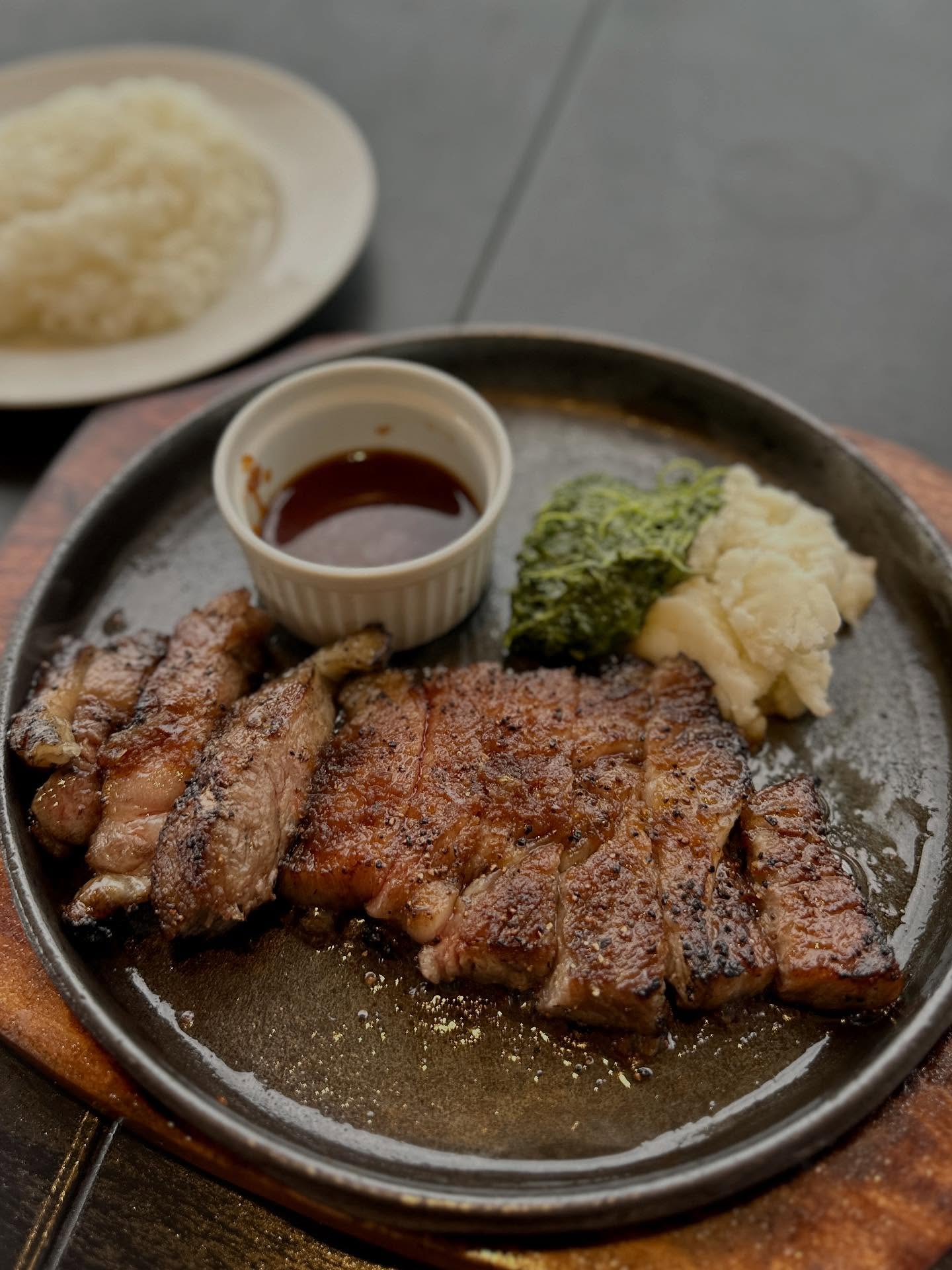 ステーキの画像のようです