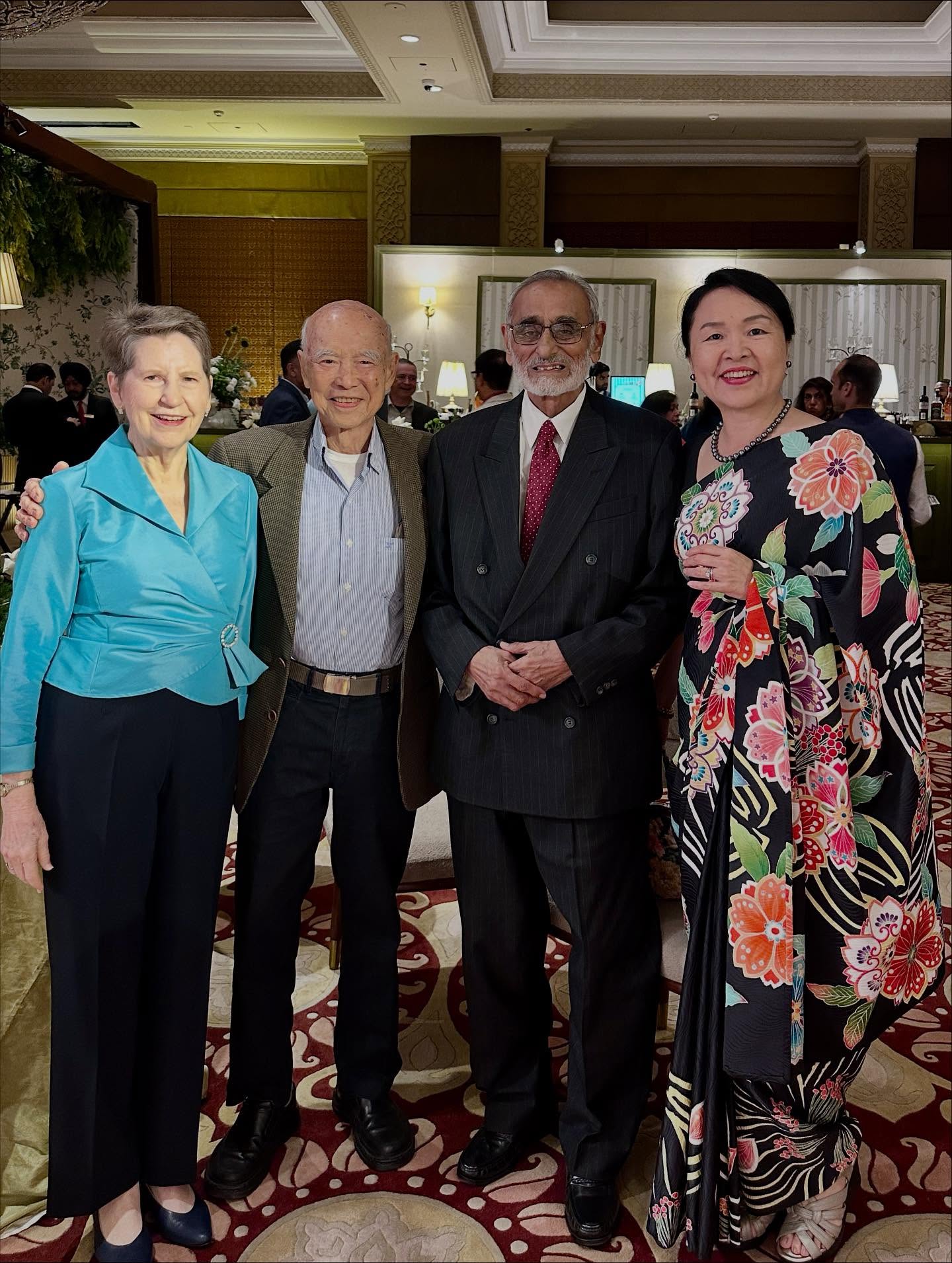 1人以上、テキストの画像のようです