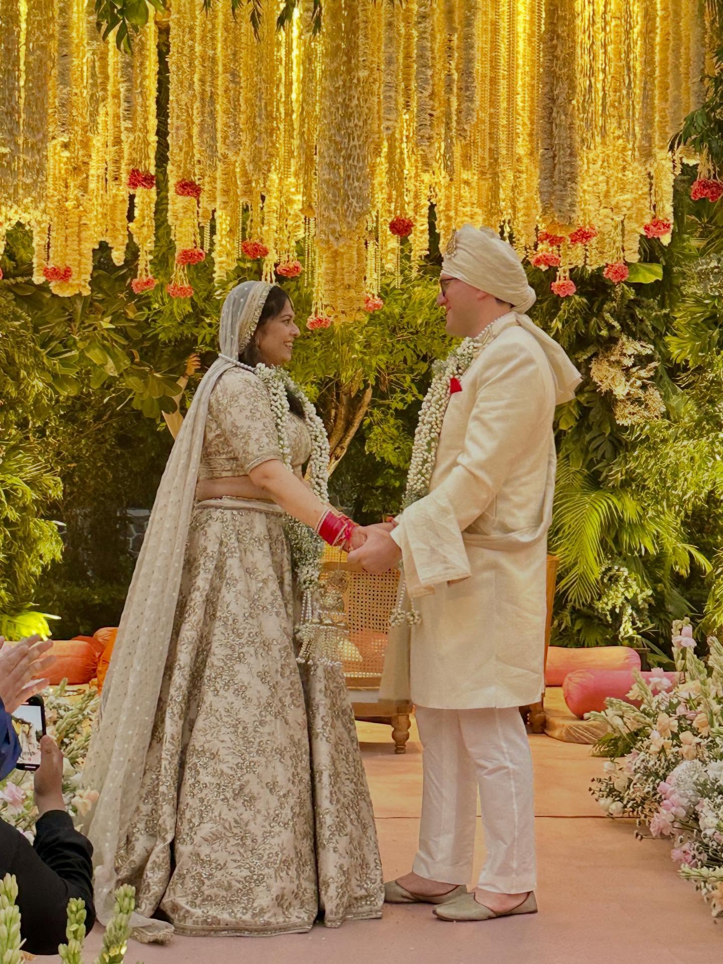 1人以上、ヘナ、結婚式の画像のようです