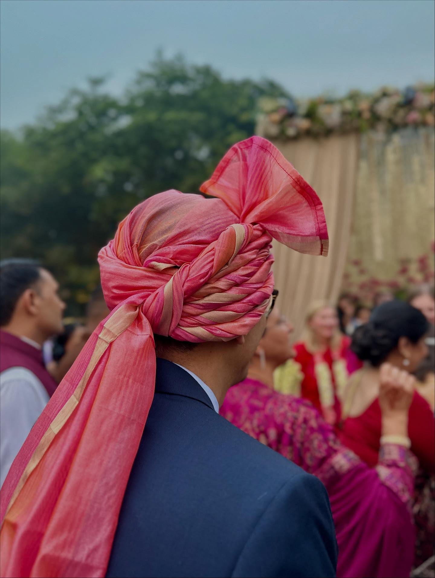 1人以上、ヘナ、結婚式の画像のようです