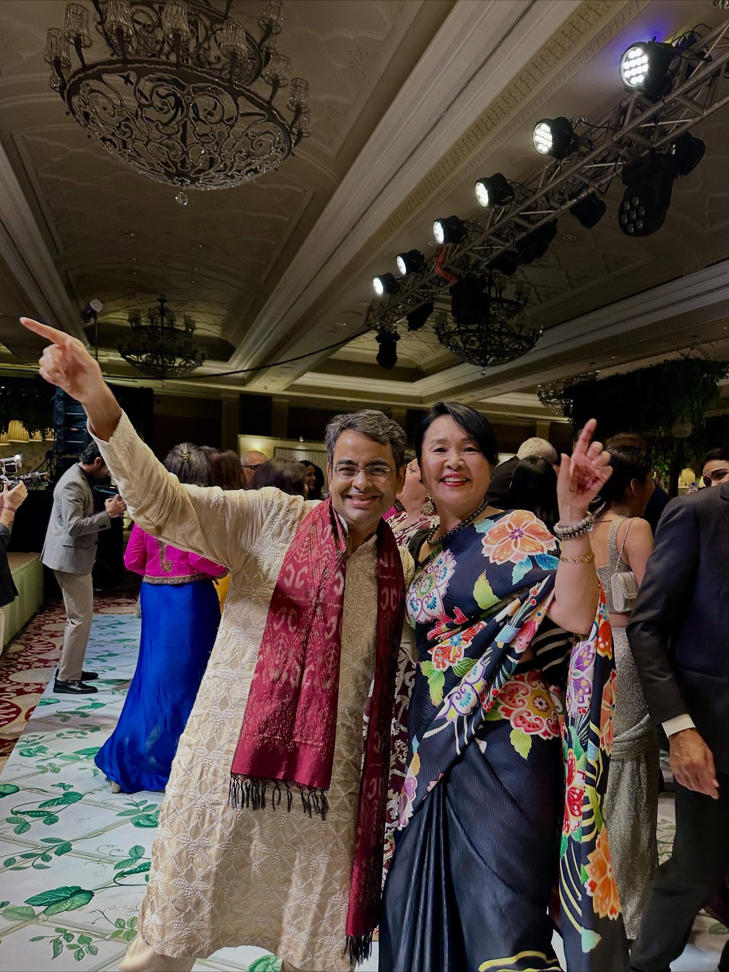 1人以上、結婚式の画像のようです