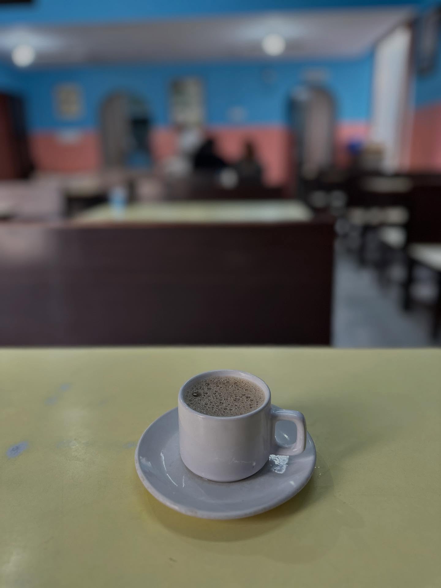 コーヒーカップ、コーヒーの画像のようです