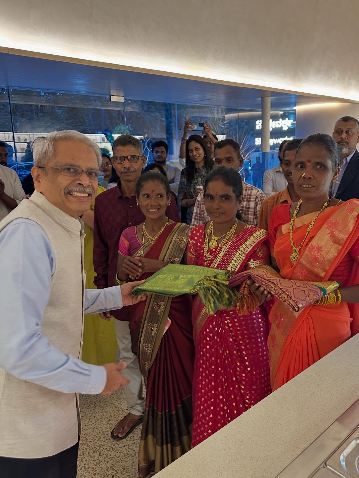 1人以上、テキストの画像のようです