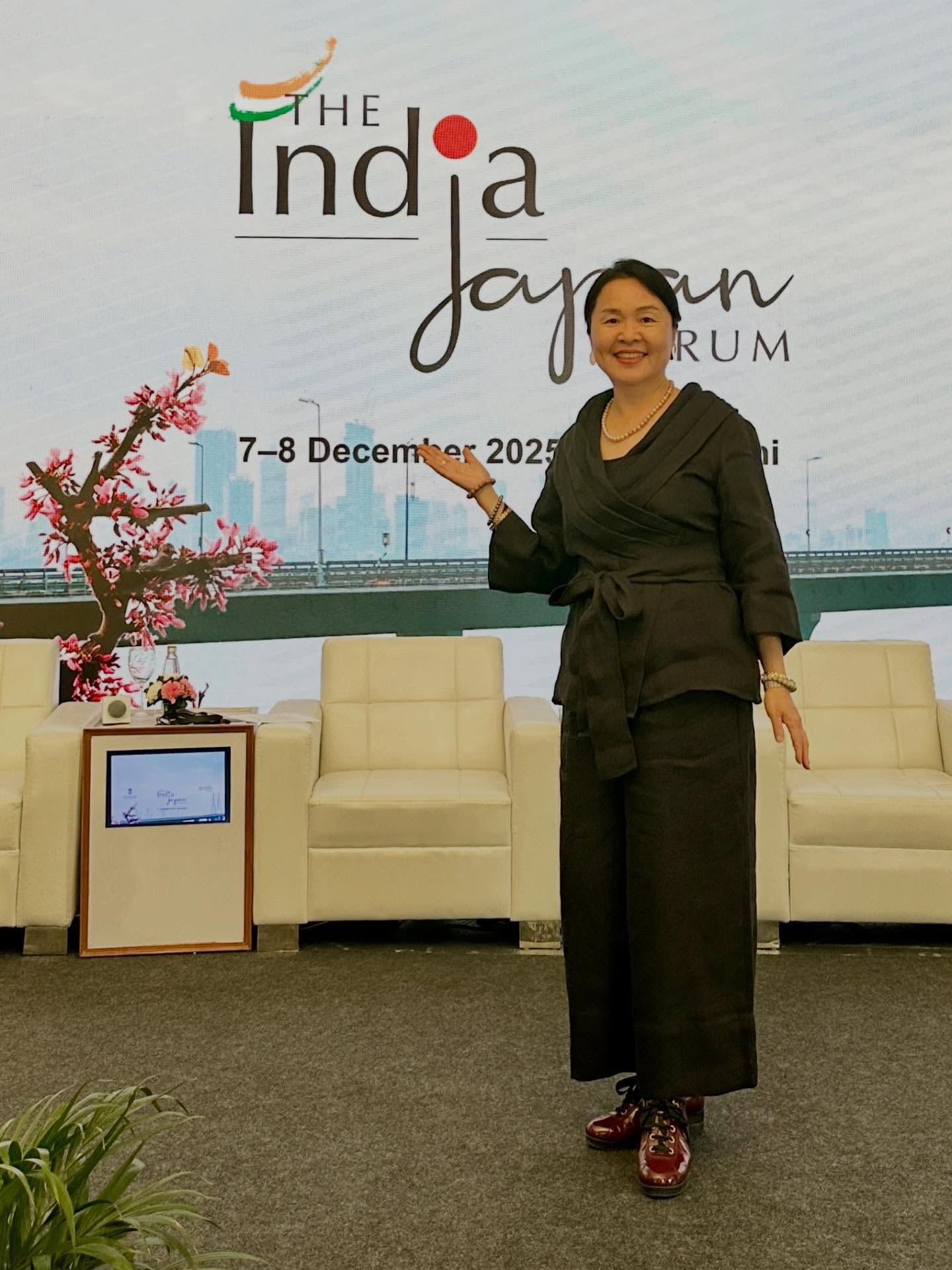 、「Thd Thdja Jayarn in India THE HE a Joy RUM 7-8 December 7-8Decemhar2025 2025 Fm」というテキストの画像のようです